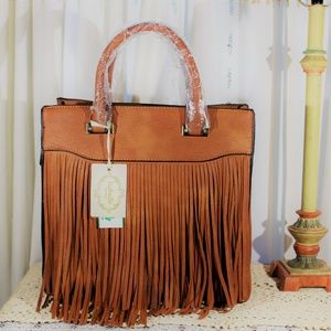🛍 Multi-Host Pick🌺 Isabelle NWT Vegan leather fringe handbag